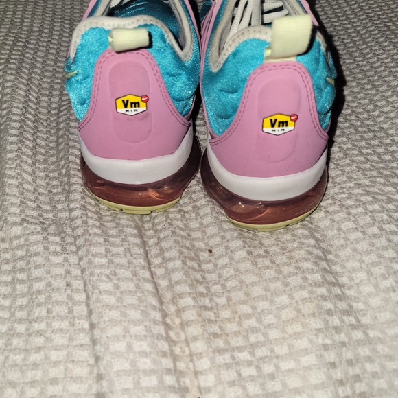 Nike Women's Multicolor Air VaporMax Plus Sneakers - Picture 5 of 8